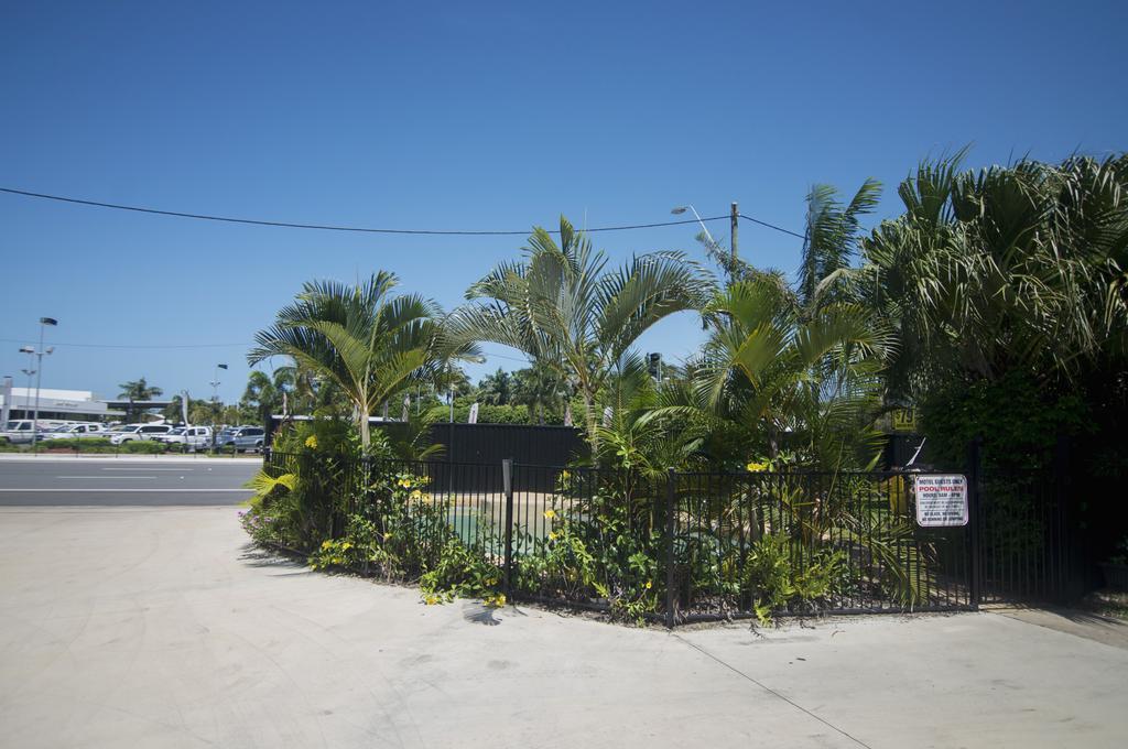 Cool Palms Motel Mackay Exterior photo